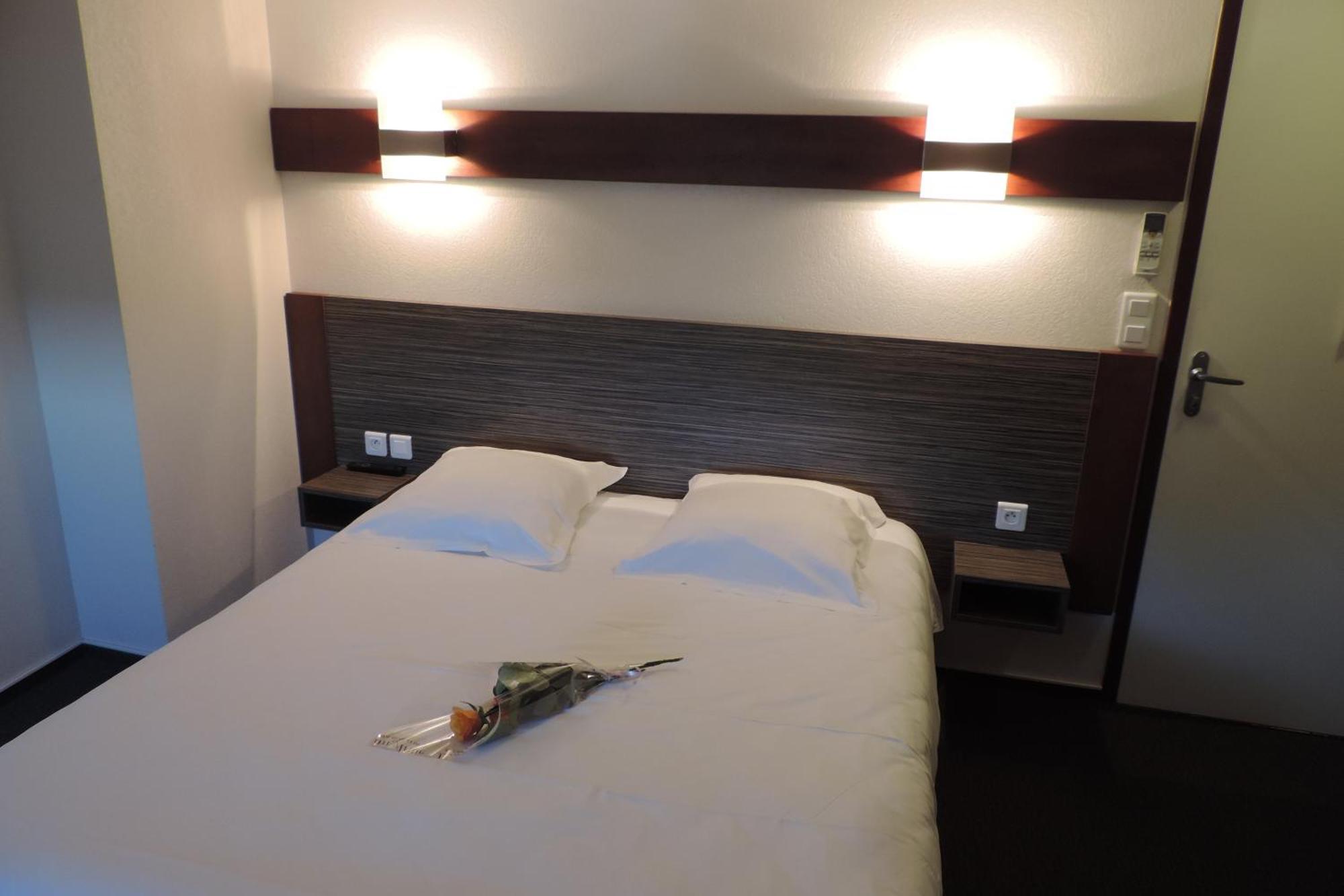 Hotel De France Espalion Kültér fotó