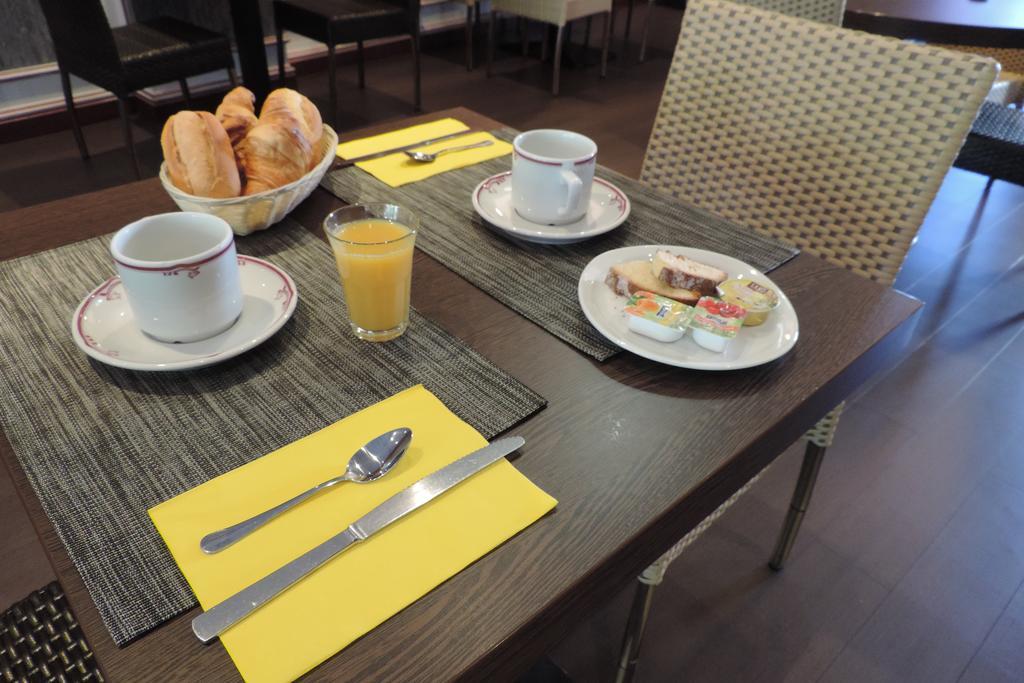 Hotel De France Espalion Kültér fotó